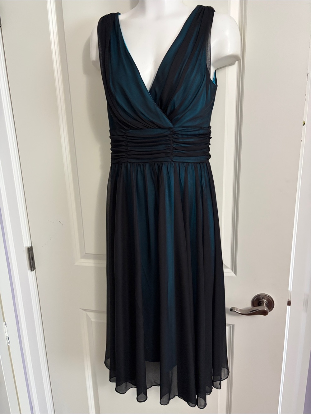 Sleeveless Teal and Black V-Neck Cocktail Dress